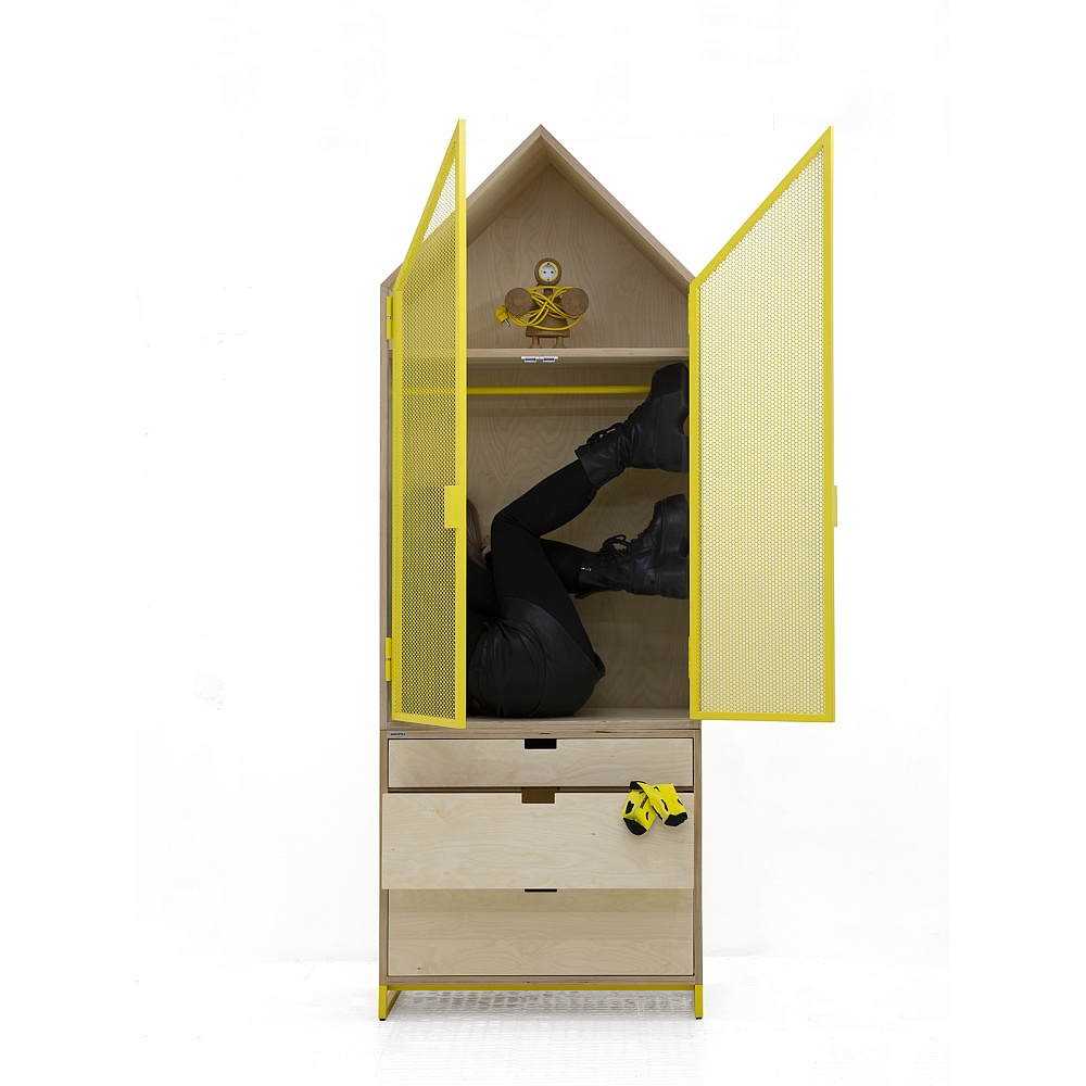 20241101 yellow house 0030 square 1600.jpg