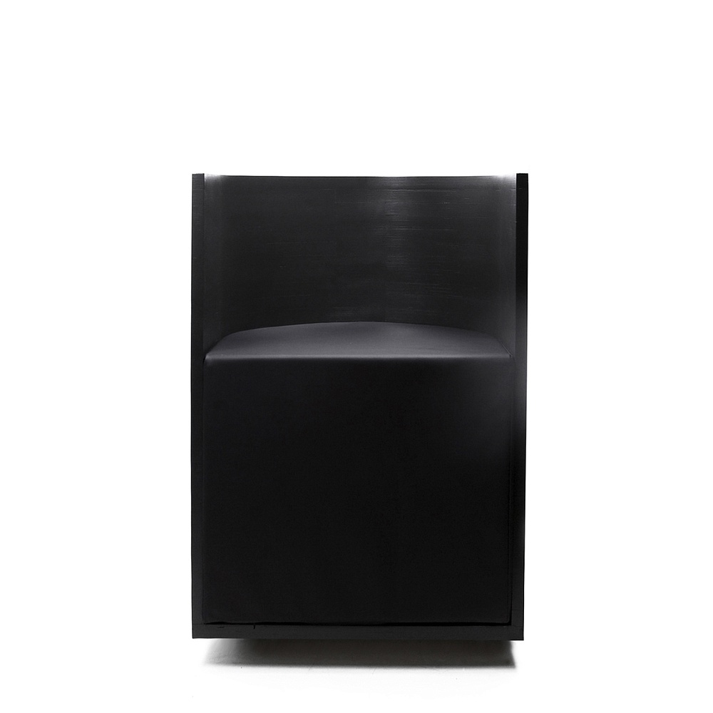 20121219 vasechair black_0041 square 1600.jpg