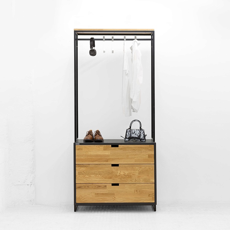 20250101-wardrobe-0030-square-1600.jpg